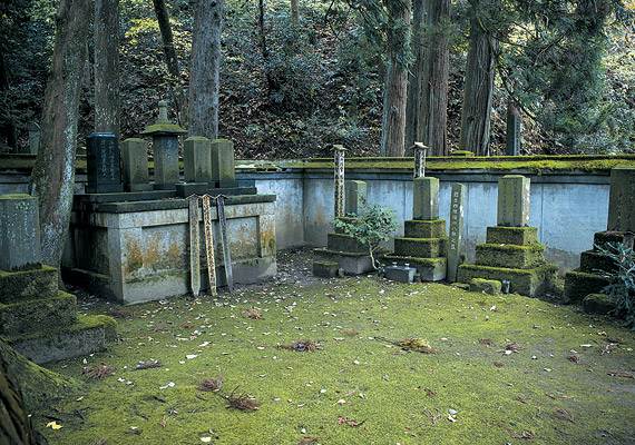 清河八郎の墓