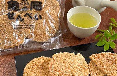 庄内町のおみやげ 亀の尾せんべい